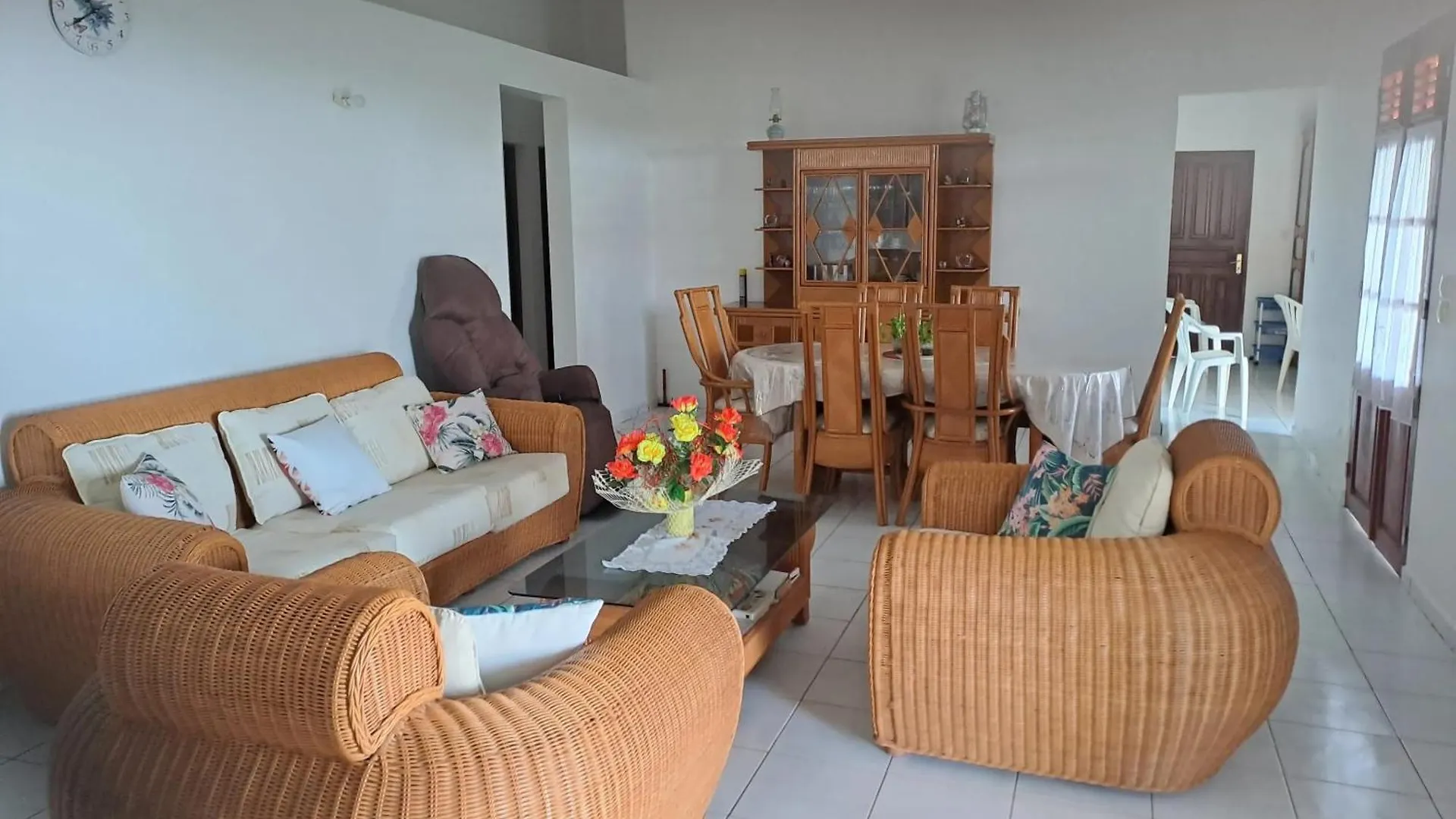Holiday home Maison Spacieuse A Petit-Bourg Avec Jardin